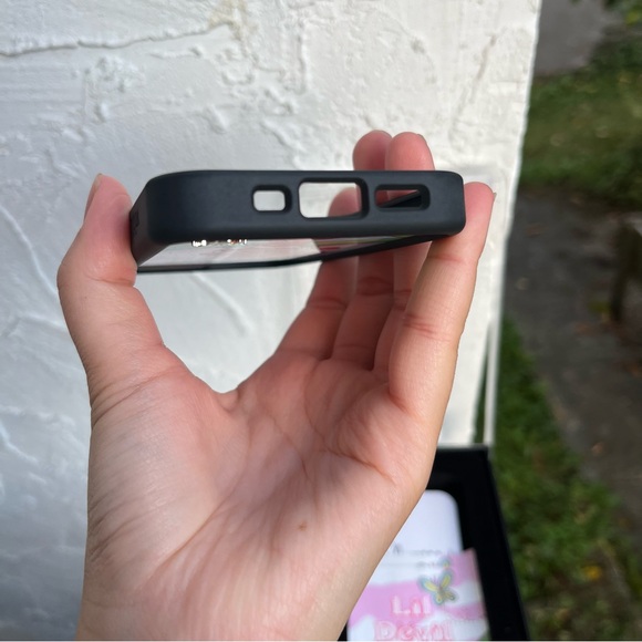 Wildflower Cases iPhone 13 Mini! - Picture 6 of 8